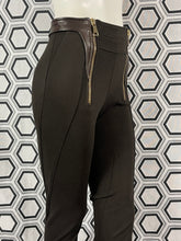 Charger l&#39;image dans la galerie, Pantalon Givenchy empiècement cuir taille 36
