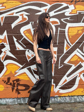 Charger l&#39;image dans la galerie, Pantalon en cuir Mugler taille 36
