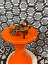 Charger l&#39;image dans la galerie, Paire d’escarpins Michel Perry pointure 36 1/2
