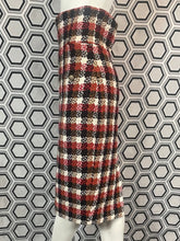 Charger l'image dans la galerie, Superbe jupe taille haute Chanel taille 40
