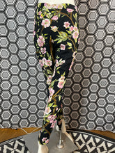 Charger l&#39;image dans la galerie, Pantalon à fleurs Dolce &amp; Gabbana taille 34

