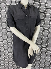 Charger l&#39;image dans la galerie, Robe chemise Equipment en soie taille 36
