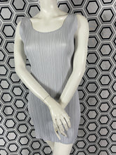 Charger l&#39;image dans la galerie, Mini-robe Pleats Please Issey Miyake taille 38
