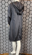 Charger l'image dans la galerie, Veste en soie Céline taille 38
