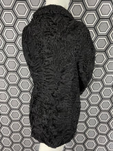 Charger l'image dans la galerie, Ensemble Chantal Thomass en astrakan vintage taille 36
