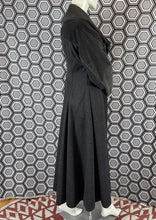 Charger l&#39;image dans la galerie, Manteau Paco Rabanne gros pailleté taille 38
