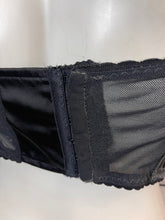 Charger l&#39;image dans la galerie, Incroyable bustier en cuir à seins coniques Jean Paul Gaultier taille 36
