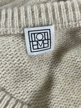Charger l&#39;image dans la galerie, Pull Totême taille 38
