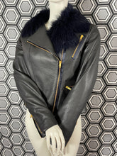 Charger l&#39;image dans la galerie, Blouson en cuir Paul Smith taille 36
