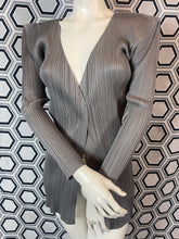 Charger l'image dans la galerie, Veste pleats please taille 38
