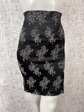 Charger l&#39;image dans la galerie, Jupe Chantal Thomass taille 38
