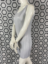 Charger l&#39;image dans la galerie, Mini-robe Pleats Please Issey Miyake taille 38

