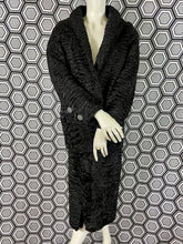 Charger l'image dans la galerie, Ensemble Chantal Thomass en astrakan vintage taille 36

