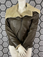 Charger l'image dans la galerie, Veste cuir peau retournée Paul Smith taille 36
