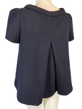 Charger l&#39;image dans la galerie, Haut bleu marine Prada taille 42
