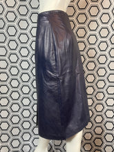 Charger l&#39;image dans la galerie, Jupe en cuir Morabito taille 38
