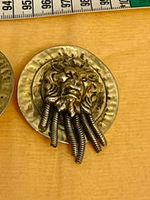 Charger l&#39;image dans la galerie, Lot de clips et une broche vintage
