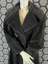 Charger l&#39;image dans la galerie, Manteau Paco Rabanne gros pailleté taille 38
