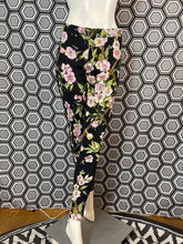 Charger l&#39;image dans la galerie, Pantalon à fleurs Dolce &amp; Gabbana taille 34
