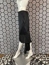 Charger l&#39;image dans la galerie, Jupe asymétrique Céline taille 38
