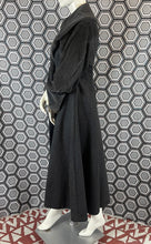 Charger l&#39;image dans la galerie, Manteau Paco Rabanne gros pailleté taille 38
