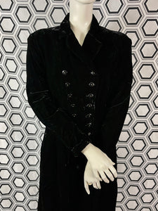 Manteau en velours Armand Ventilo taille 40