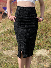 Charger l'image dans la galerie, Ensemble Chantal Thomass en astrakan vintage taille 36
