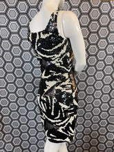 Charger l'image dans la galerie, Superbe robe à sequins Blacktie Oleg Cassini taille 38
