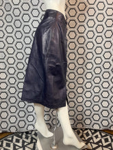 Charger l&#39;image dans la galerie, Jupe en cuir Morabito taille 38
