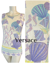 Charger l'image dans la galerie, Haut Versace taille 42

