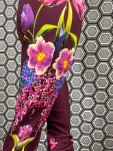 Charger l&#39;image dans la galerie, Incroyable pantalon strass Gai Mattiolo taille 38
