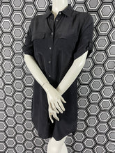 Charger l&#39;image dans la galerie, Robe chemise Equipment en soie taille 36

