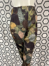Charger l&#39;image dans la galerie, Pantalon imprimé Pleats Please Issey Miyake
