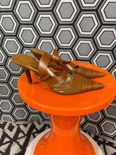 Charger l&#39;image dans la galerie, Paire d’escarpins Michel Perry pointure 36 1/2
