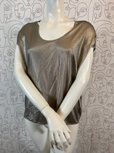 Charger l&#39;image dans la galerie, Haut en lamé Jil Sander taille 38
