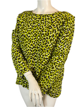 Charger l'image dans la galerie, Superbe blouse léopard Yves Saint Laurent rive gauche taille 42
