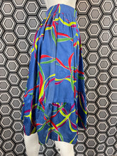 Charger l'image dans la galerie, Superbe jupe asymétrique Yves Saint Laurent rive gauche 1991 taille 38

