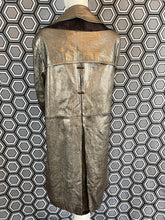 Charger l&#39;image dans la galerie, Incroyable manteau en cuir métallisé doré Salvatore Ferragamo taille 38

