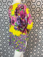 Charger l&#39;image dans la galerie, Haut Versace jeans couture taille 40
