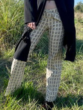 Charger l&#39;image dans la galerie, Pantalon Prada brodé doré taille 38
