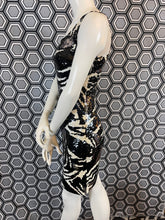 Charger l'image dans la galerie, Superbe robe à sequins Blacktie Oleg Cassini taille 38
