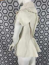 Charger l'image dans la galerie, Veste emblématique Alexander McQueen taille 40

