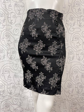 Charger l&#39;image dans la galerie, Jupe Chantal Thomass taille 38
