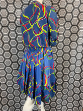 Charger l'image dans la galerie, Superbe jupe asymétrique Yves Saint Laurent rive gauche 1991 taille 38
