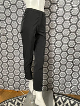 Charger l&#39;image dans la galerie, Pantalon noir Prada taille 34
