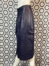 Charger l&#39;image dans la galerie, Jupe en cuir Morabito taille 38
