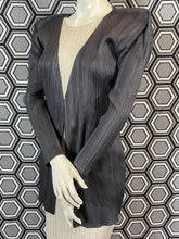 Charger l&#39;image dans la galerie, Veste gris foncé Pleats Please Issey Miyake

