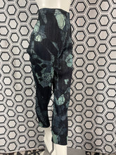 Charger l&#39;image dans la galerie, Pantalon Pleats Please Issey Miyake
