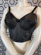 Charger l&#39;image dans la galerie, Incroyable bustier en cuir à seins coniques Jean Paul Gaultier taille 36

