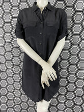 Charger l&#39;image dans la galerie, Robe chemise Equipment en soie taille 36

